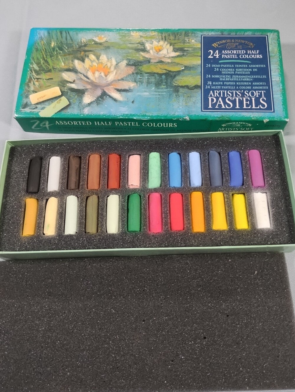 Winsor & Newton Artists' Soft Pastels Set - Assorted Colors